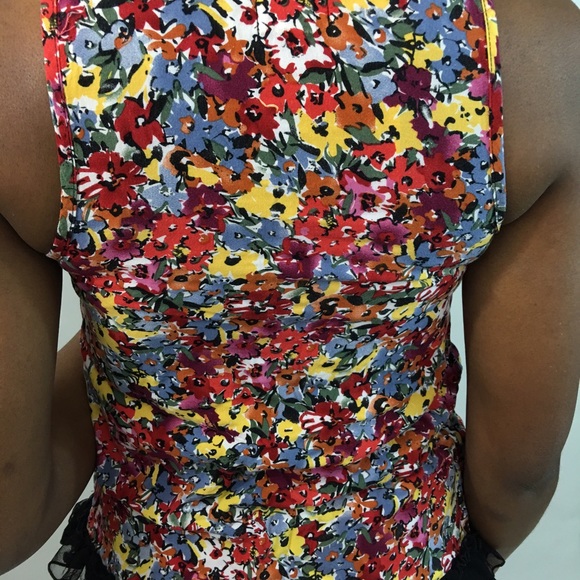 FLORAL SLEEVELESS SUMMER SHIRT!! - Picture 4 of 8